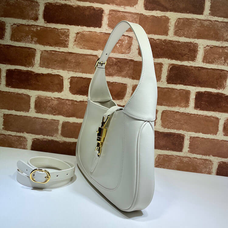 30 MONTAIGNE AVENUE BAG