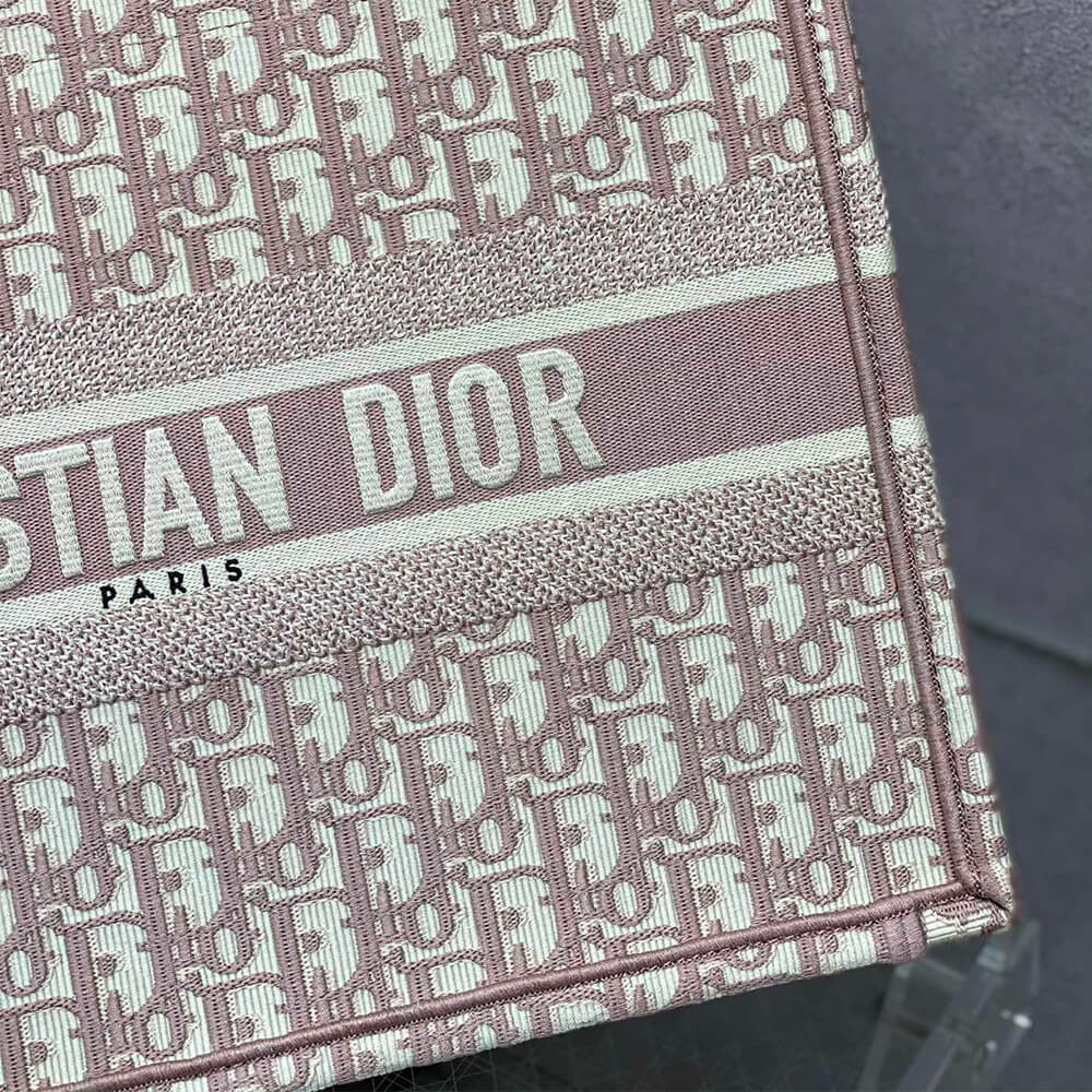 small D*or book tote
