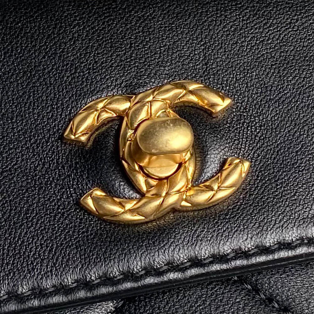 CHANEL Clutch