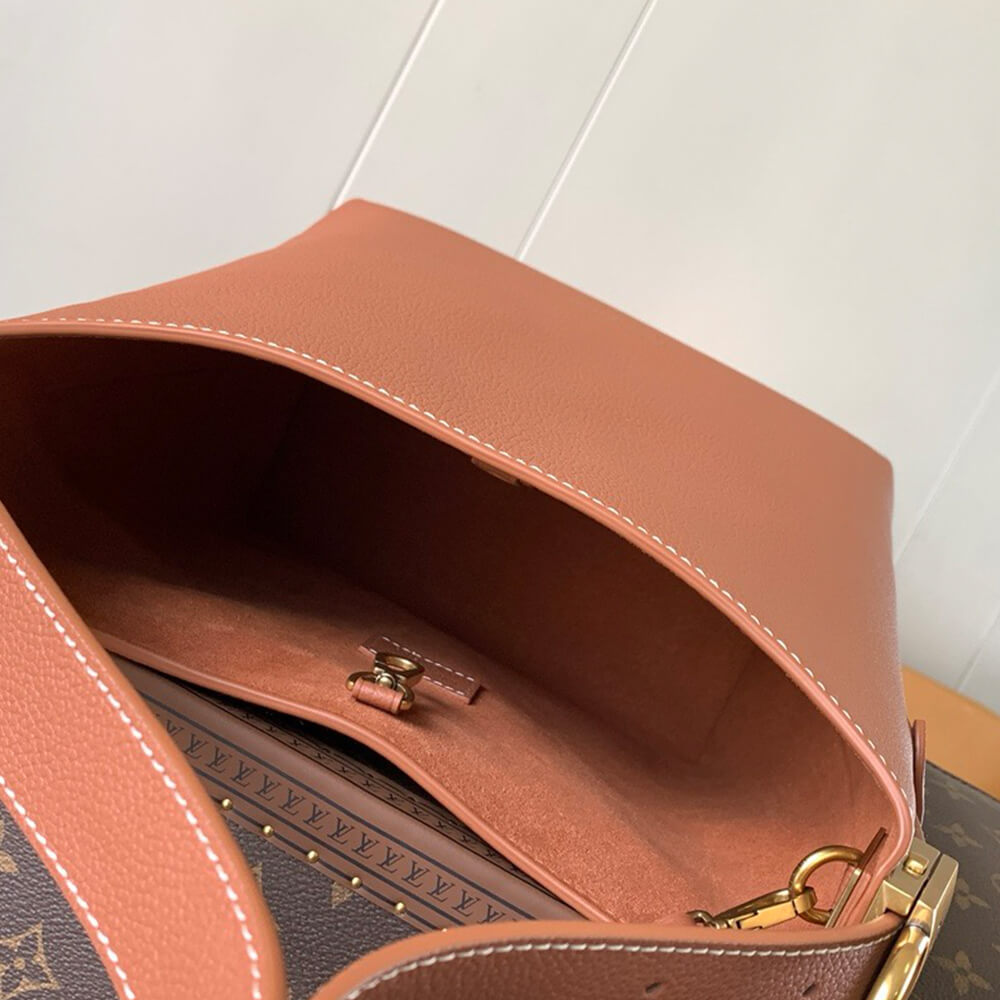 LV Low Key Hobo PM