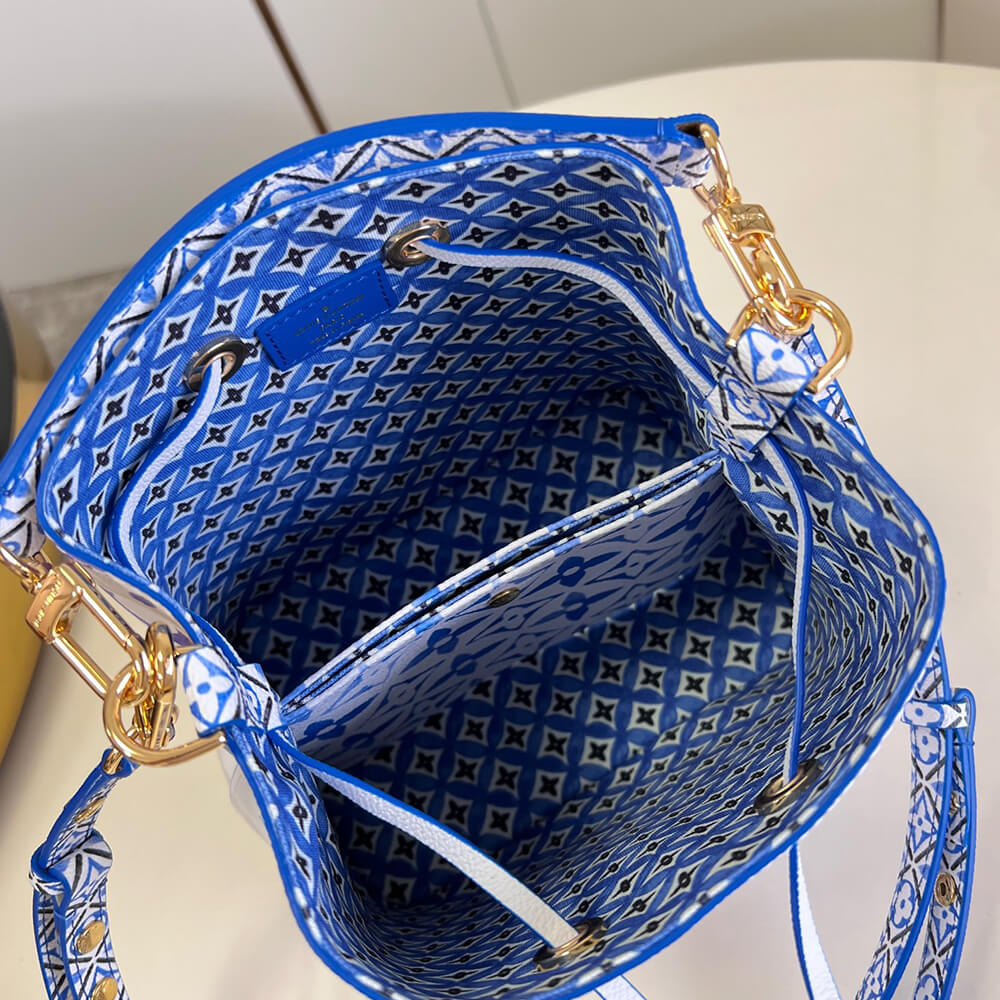 LV By the Pool NEONOE BB